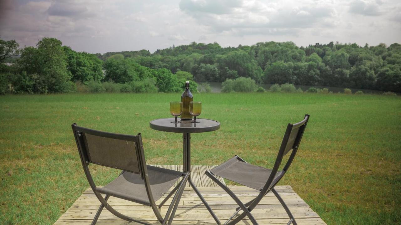 بالكومب Quirky Vintage Horsebox Conversion With Stunning Views Of Ardingly Reservoir المظهر الخارجي الصورة